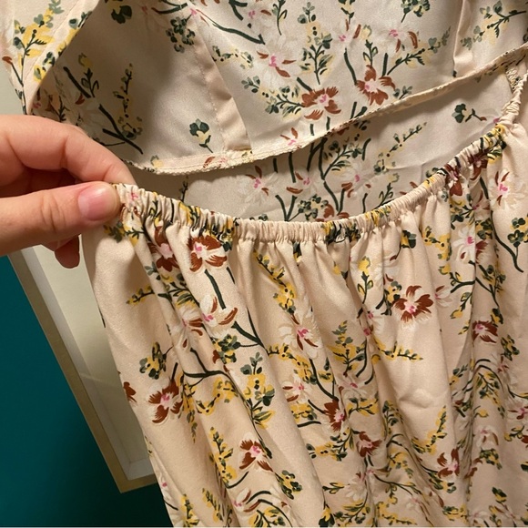 SHEIN Cream Ditsy Floral Boho Backless Midi Dress - Size M - Picture 4 of 6